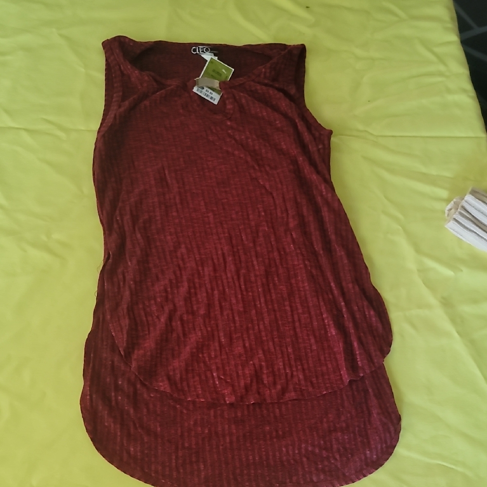 cleo Ribbed Sleeveless Tank Top — Burgundy